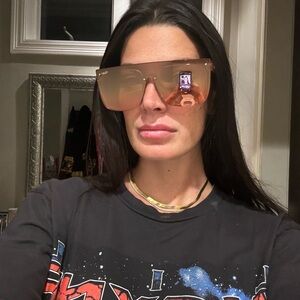 QUAY sunglasses. Three pair. Unisex